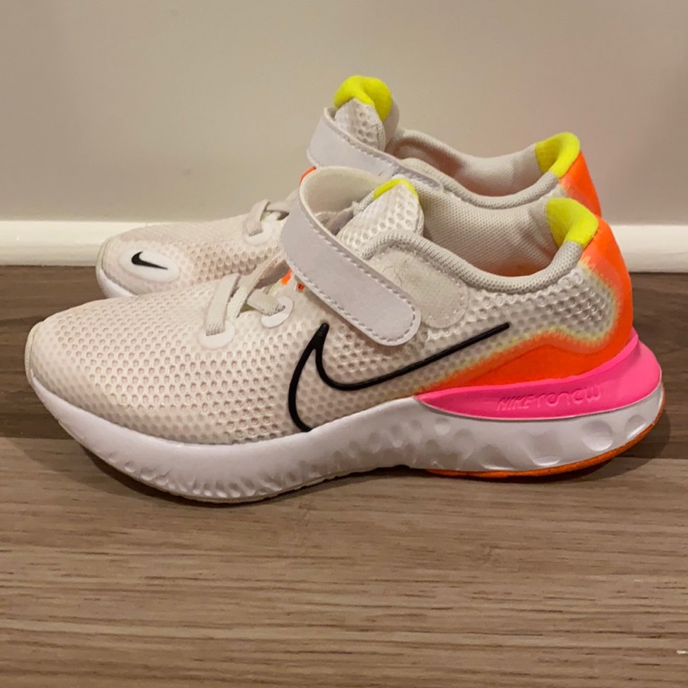 Nike Renew Tennis Shoes